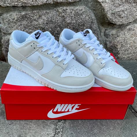 nike dunks beige damen|Nike white and black dunks.